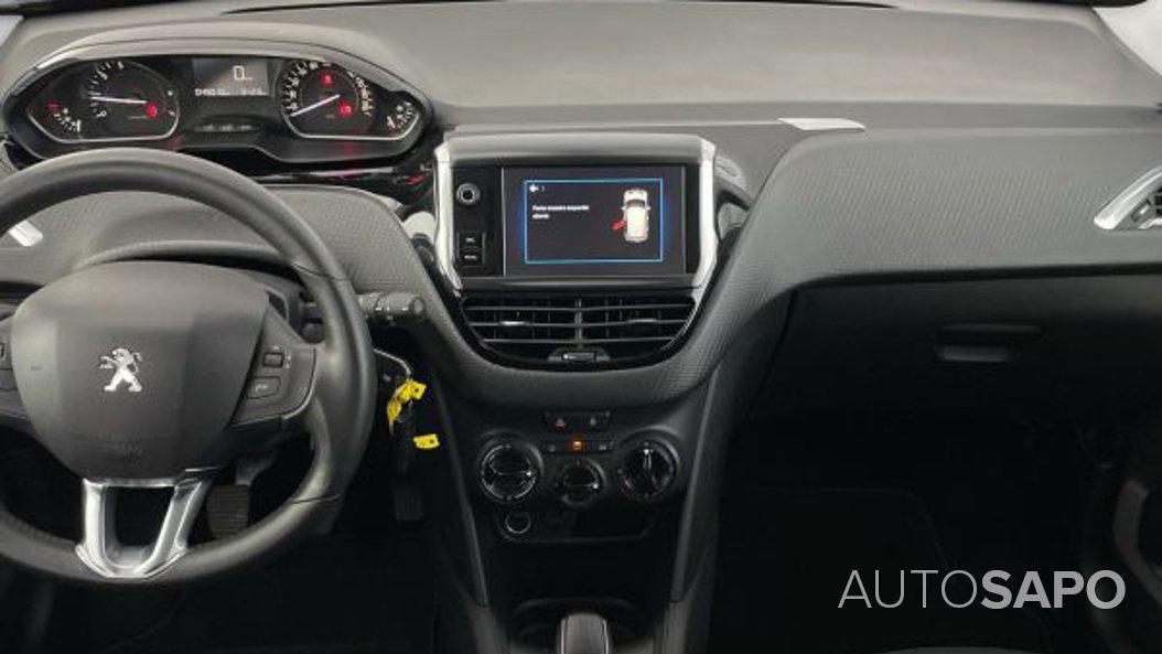 Peugeot 208 1.2 PureTech Life Signature de 2019