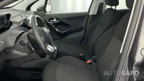 Peugeot 208 1.2 PureTech Life Signature de 2019