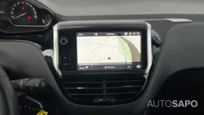 Peugeot 208 1.2 PureTech Life Signature de 2019