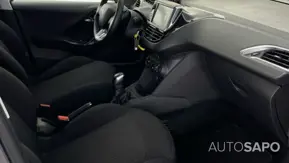 Peugeot 208 1.2 PureTech Life Signature de 2019