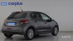 Peugeot 208 1.2 PureTech Life Signature de 2019