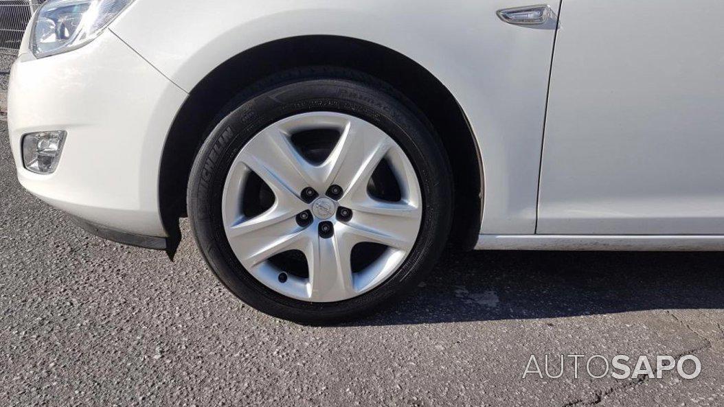 Opel Astra de 2012