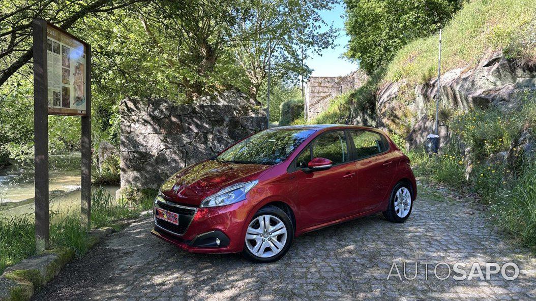 Peugeot 208 1.2 PureTech Life Signature de 2018