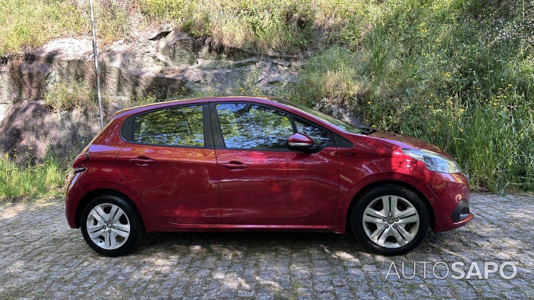Peugeot 208 1.2 PureTech Life Signature de 2018