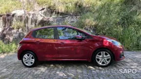 Peugeot 208 1.2 PureTech Life Signature de 2018