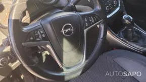 Opel Astra J Sports Tourer de 2013