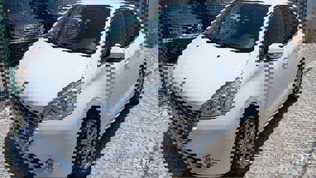 Peugeot 208 1.4 HDi Allure de 2013