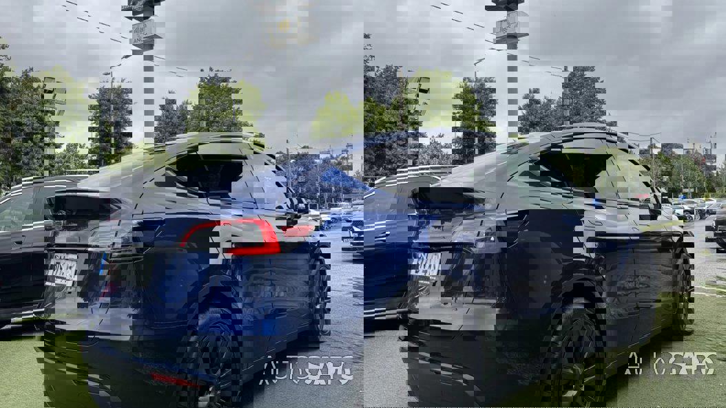 Tesla Model Y Long-Range RWD de 2024