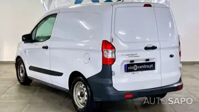 Ford Transit Courier de 2015