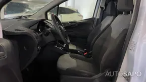 Ford Transit Courier de 2015