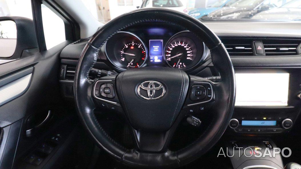 Toyota Avensis de 2016