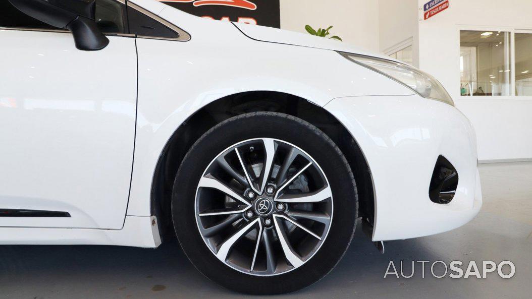 Toyota Avensis de 2016