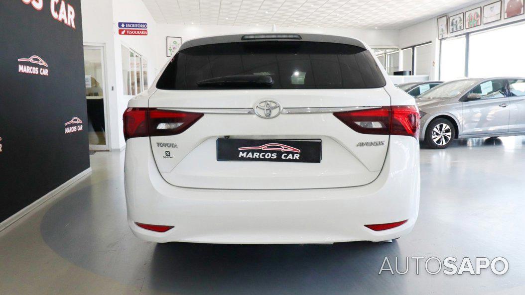 Toyota Avensis de 2016