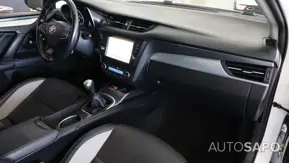 Toyota Avensis de 2016