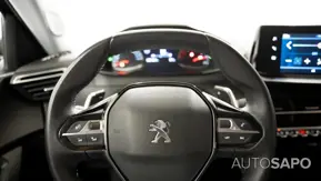 Peugeot 2008 1.2 PureTech Active EAT8 de 2021