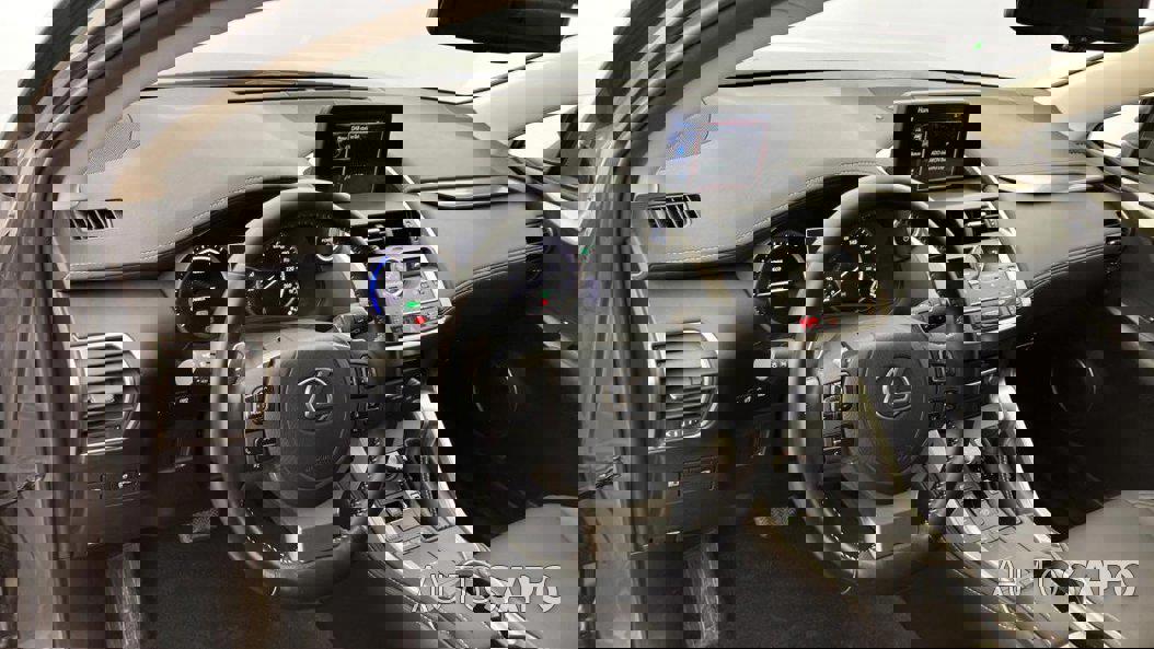 Lexus NX de 2021