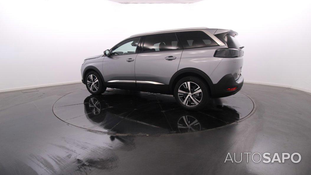 Peugeot 5008 de 2024