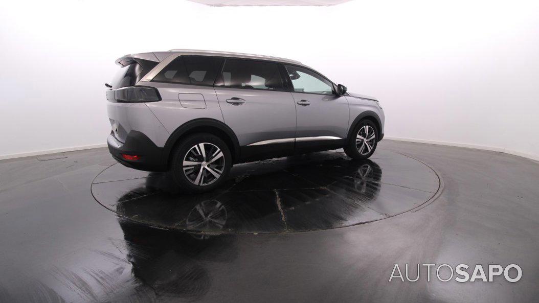 Peugeot 5008 de 2024