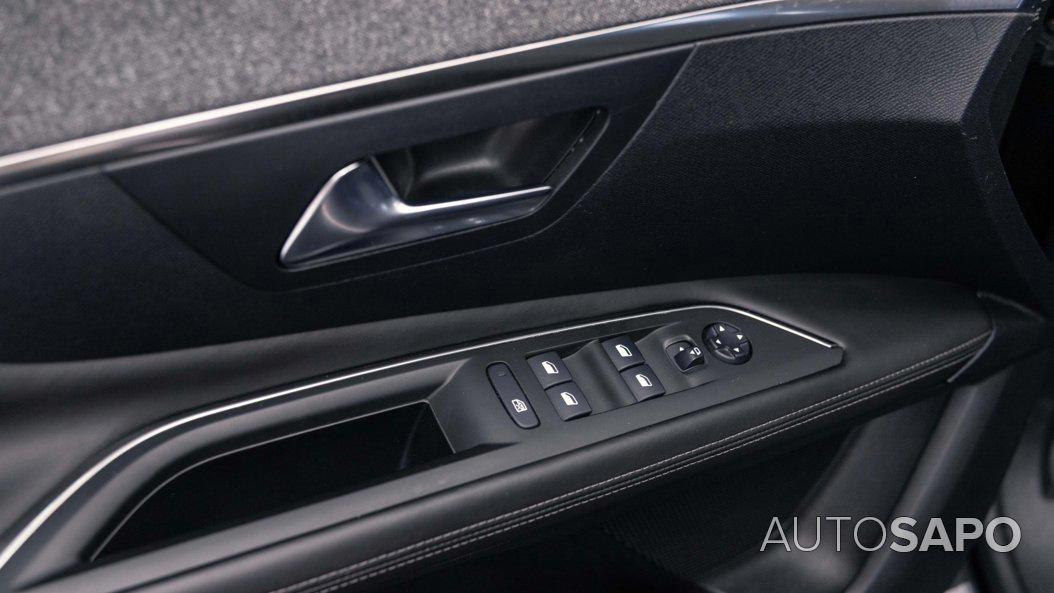 Peugeot 3008 1.2 PureTech Allure de 2019