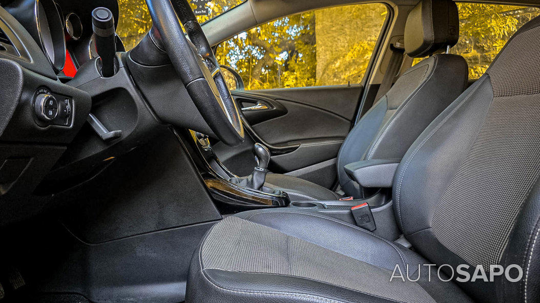 Opel Astra J Sports Tourer de 2016
