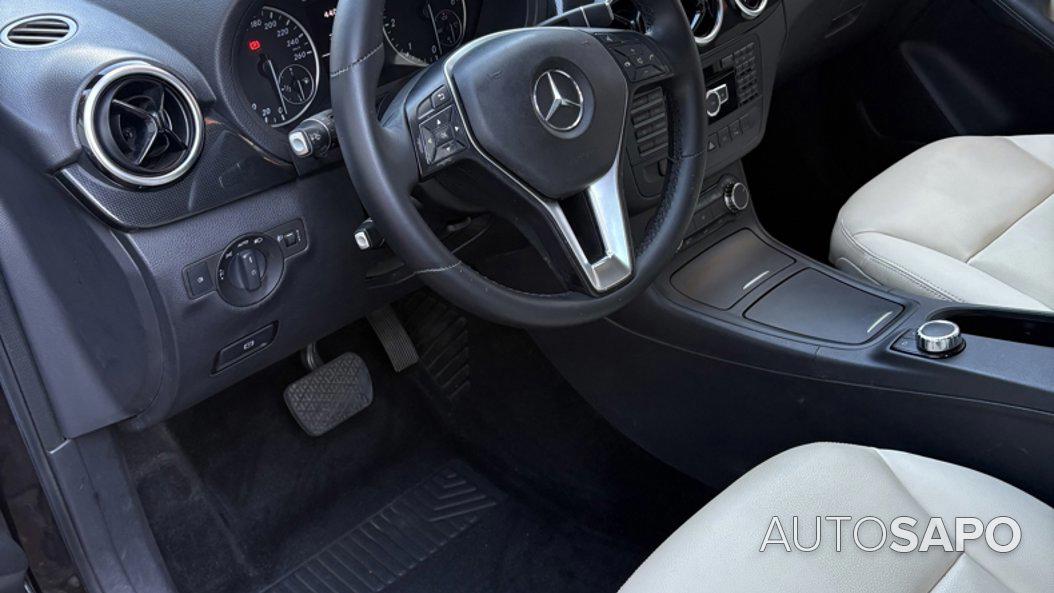 Mercedes-Benz Classe B 180 BlueEfficiency Aut. de 2012