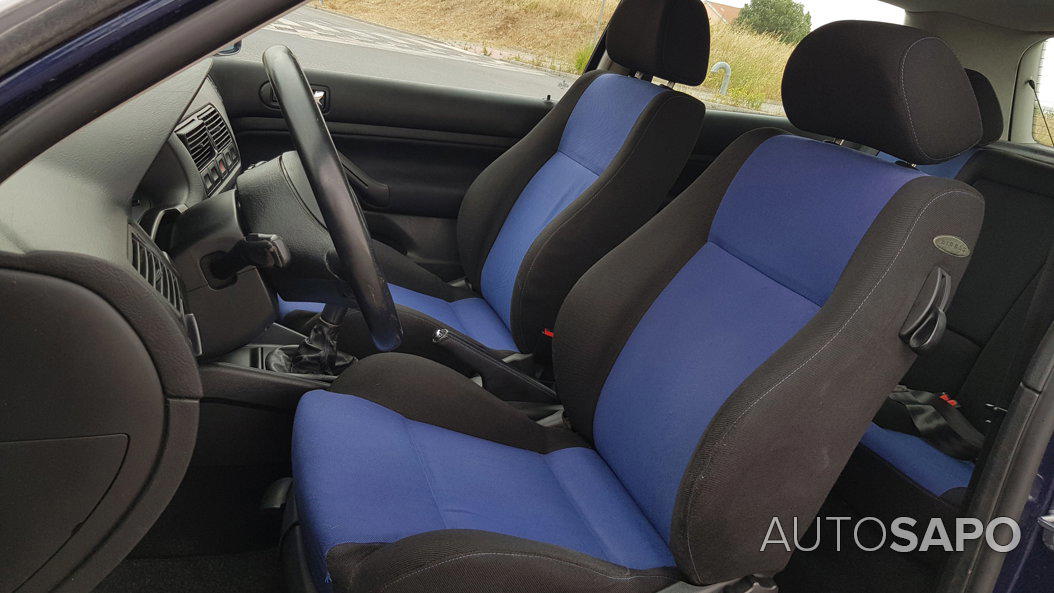 Volkswagen Golf 1.6i 25 Anos de 2000