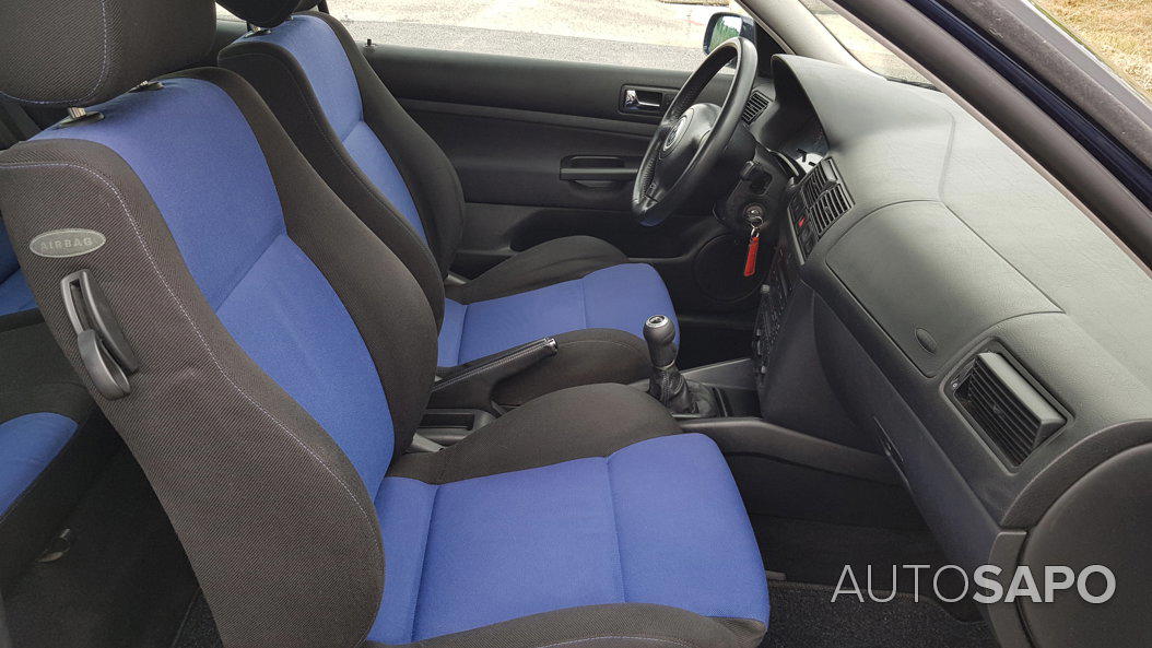 Volkswagen Golf 1.6i 25 Anos de 2000