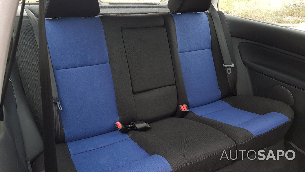 Volkswagen Golf 1.6i 25 Anos de 2000