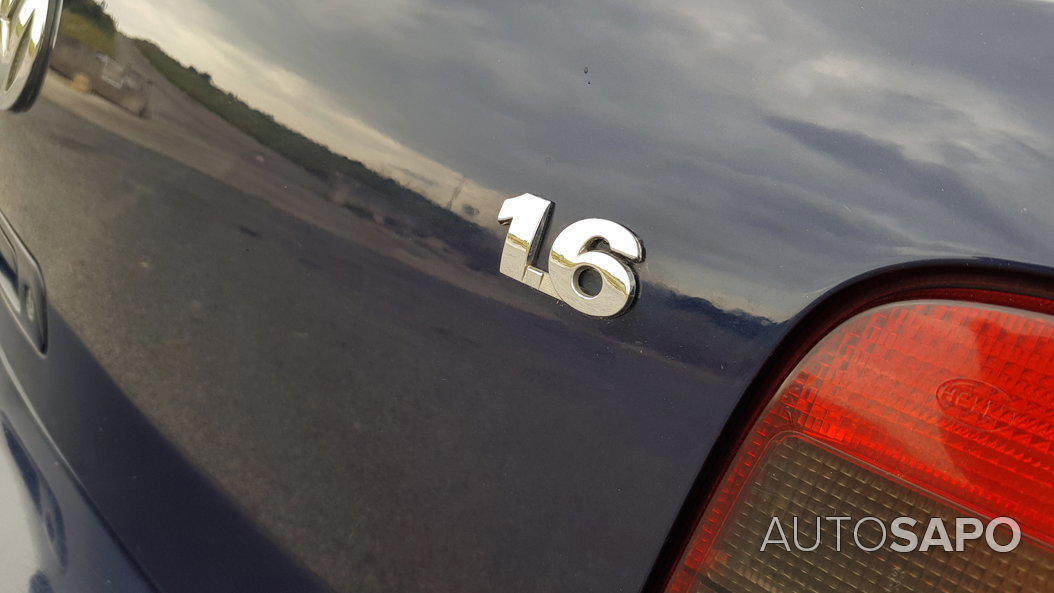 Volkswagen Golf 1.6i 25 Anos de 2000