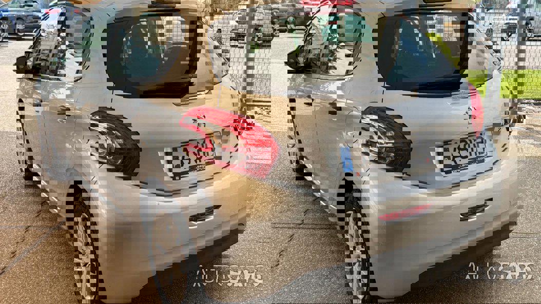 Peugeot 208 de 2014