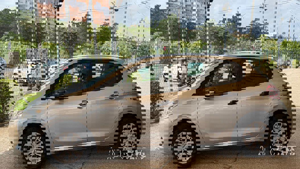 Peugeot 208 de 2014