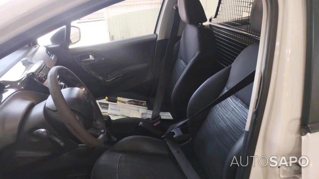 Peugeot 208 de 2015