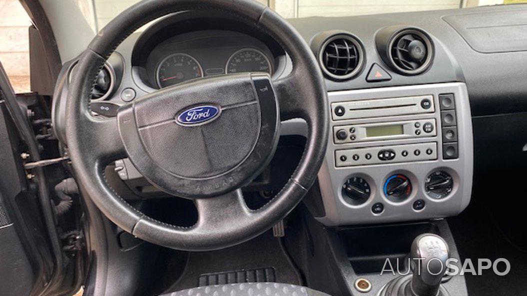 Ford Fiesta 1.25 X-Trend de 2004