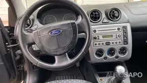 Ford Fiesta 1.25 X-Trend de 2004