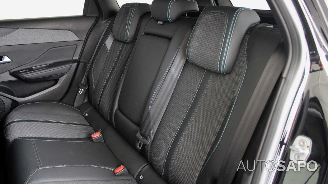 Peugeot 308 1.2 PureTech Allure EAT8 de 2024