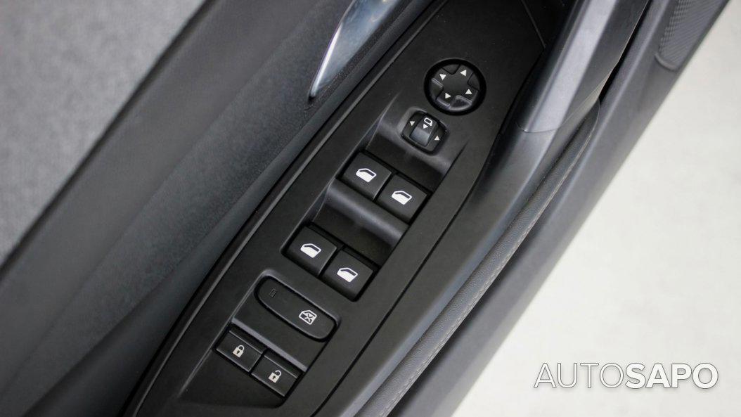 Peugeot 308 1.2 PureTech Allure EAT8 de 2024