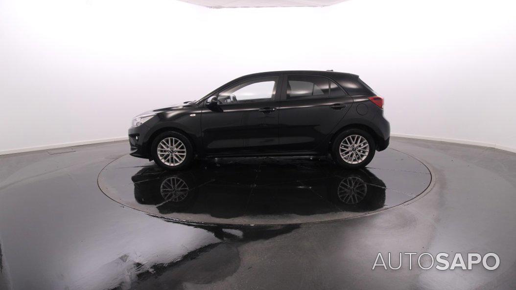 Kia Rio de 2023