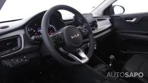 Kia Rio de 2023