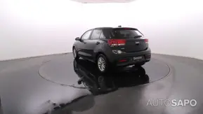 Kia Rio de 2023