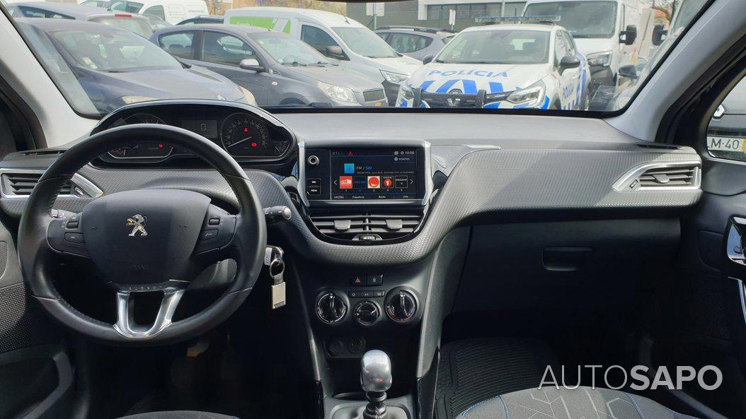 Peugeot 2008 1.2 PureTech Signature de 2019