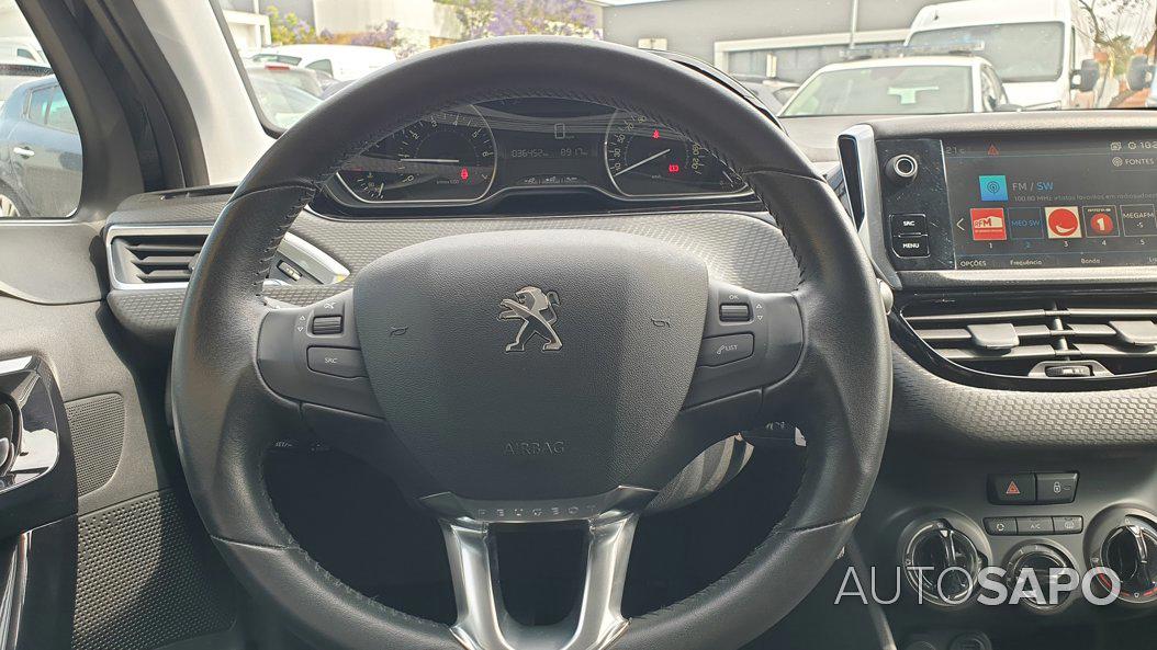 Peugeot 2008 1.2 PureTech Signature de 2019