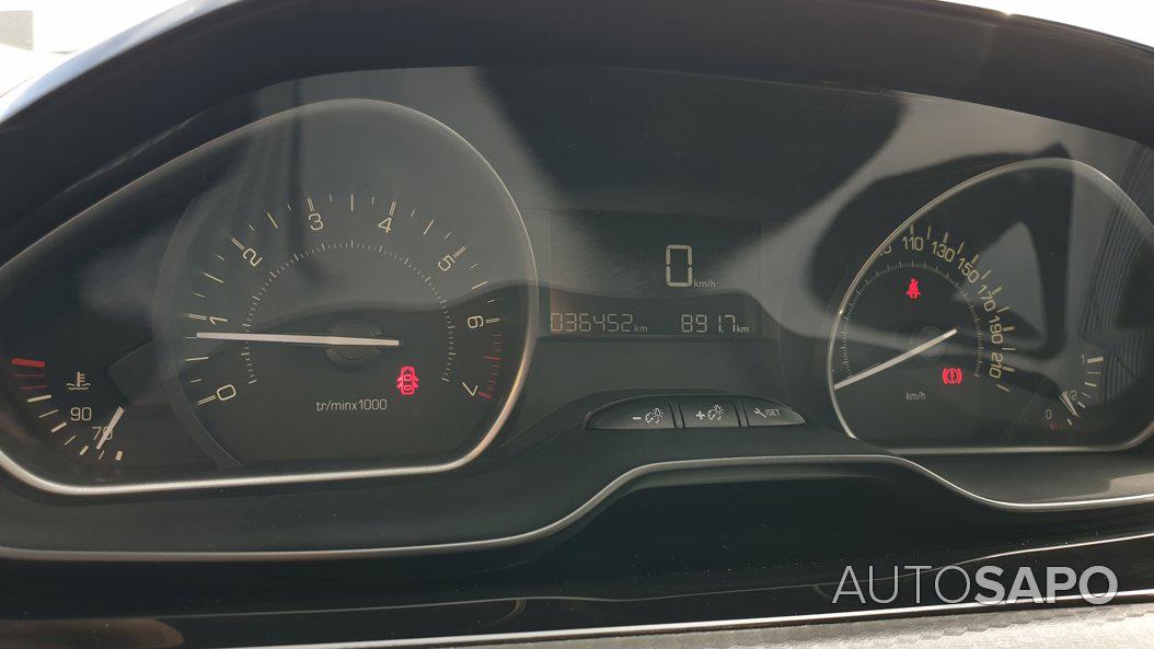 Peugeot 2008 1.2 PureTech Signature de 2019