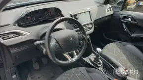 Peugeot 2008 1.2 PureTech Signature de 2019