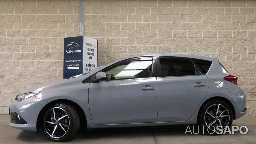 Toyota Auris 1.4 D-4D Comfort+P.Sport+Navi de 2018