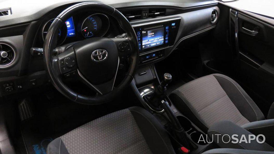 Toyota Auris 1.4 D-4D Comfort+P.Sport+Navi de 2018