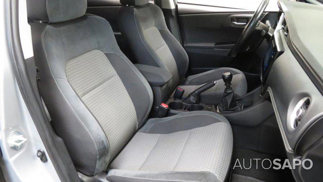 Toyota Auris 1.4 D-4D Comfort+P.Sport+Navi de 2018