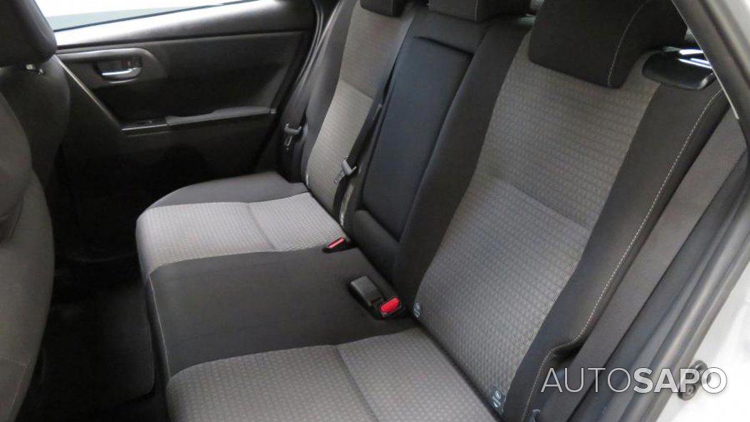 Toyota Auris 1.4 D-4D Comfort+P.Sport+Navi de 2018
