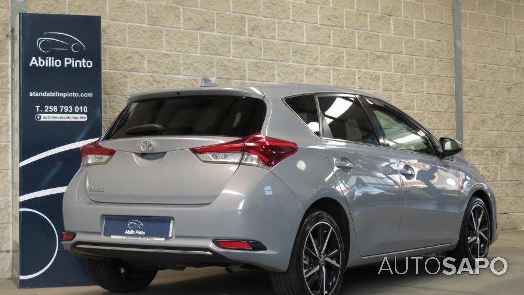 Toyota Auris 1.4 D-4D Comfort+P.Sport+Navi de 2018
