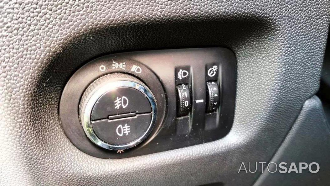 Opel Corsa 1.2 Enjoy de 2013