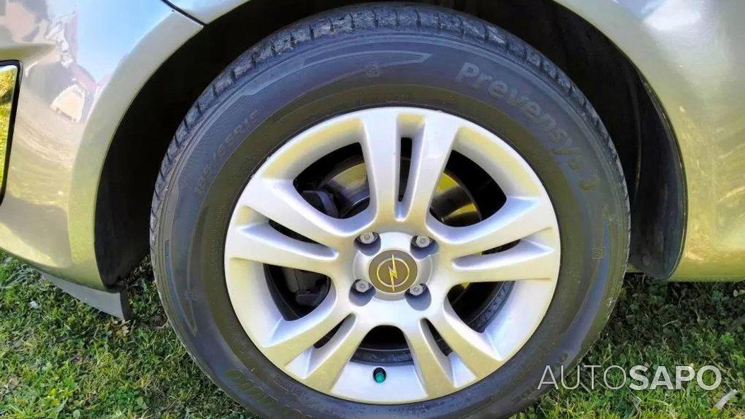 Opel Corsa 1.2 Enjoy de 2013